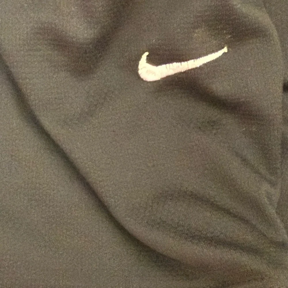 Nike Black and Red Long Sleeve Athletic Top Sphere Dry Medium
